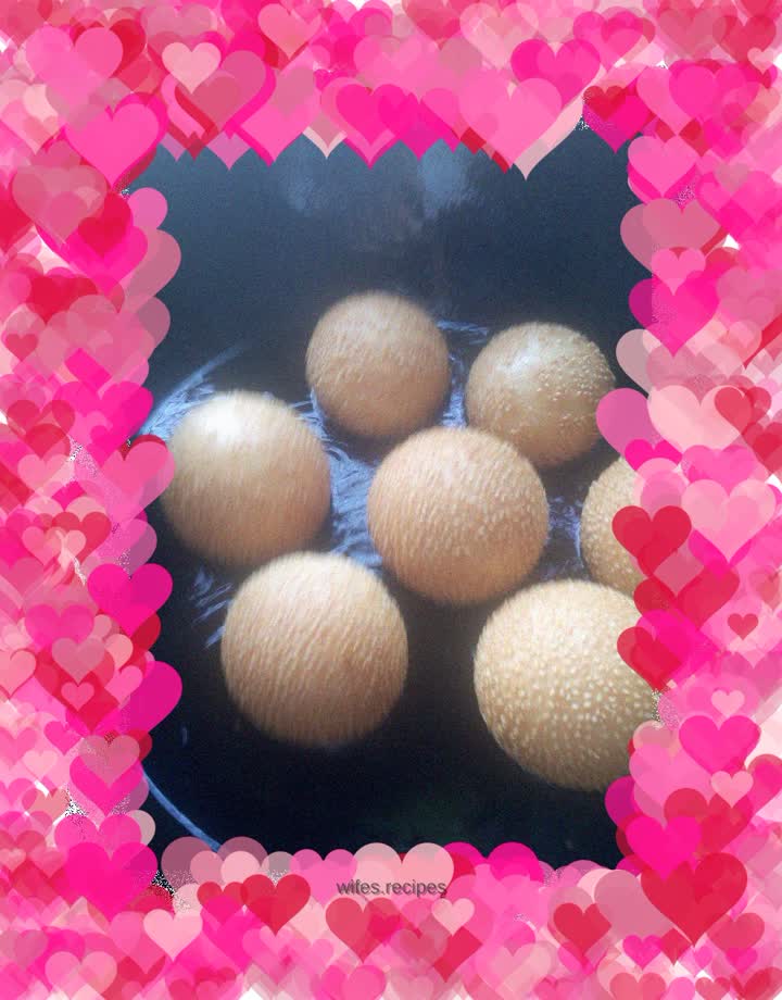 Quick frozen hollow sesame balls