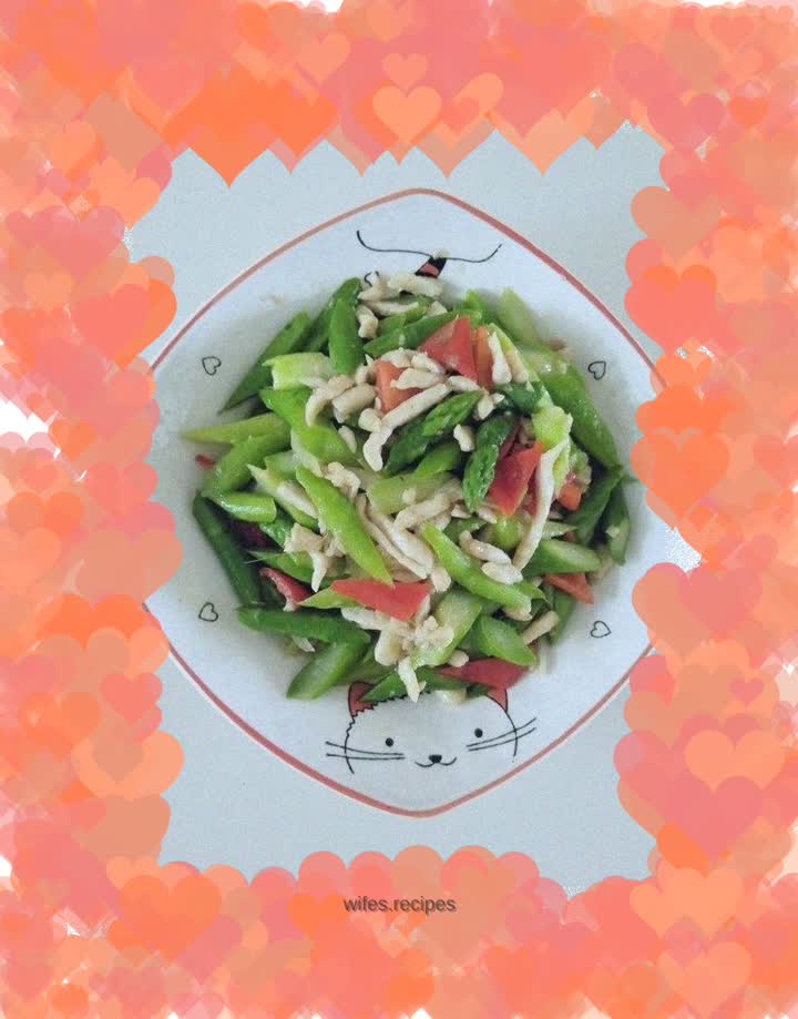 Stir-fried shredded chicken with asparagus