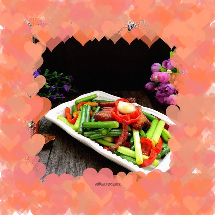 Stir-fried bacon with garlic