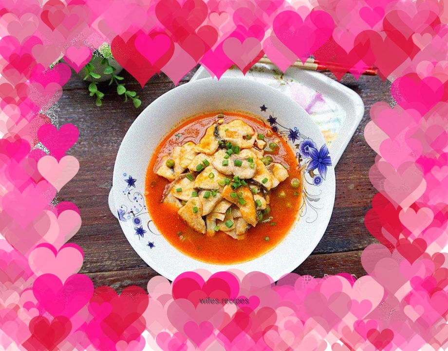 Tomato-flavored fish fillet