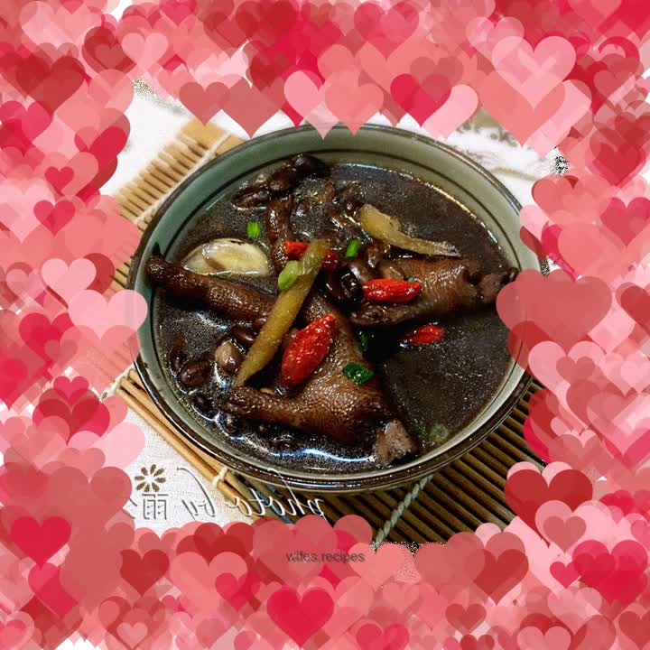Black bean stewed chicken feet