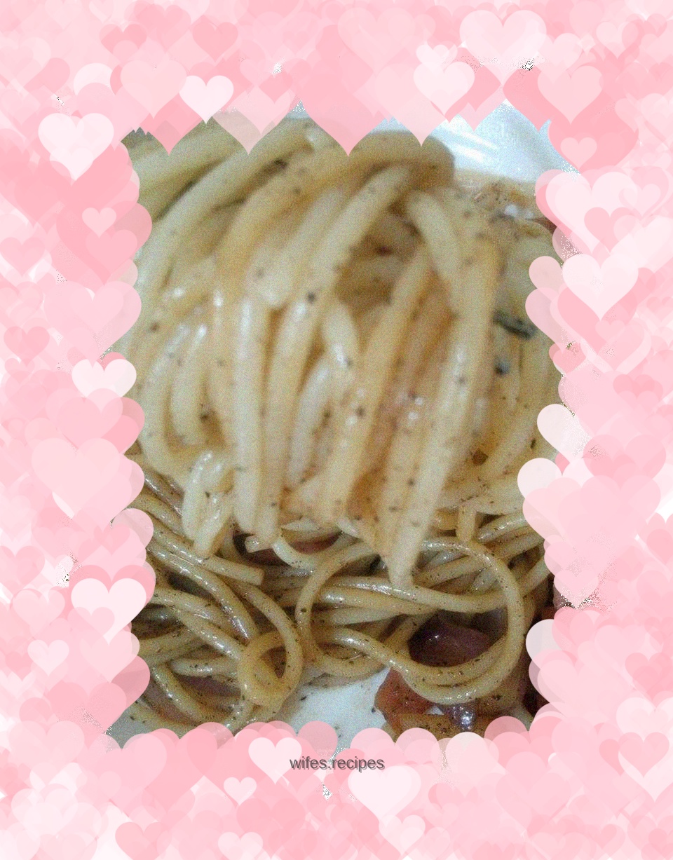 Black pepper, onion and ham sausage pasta