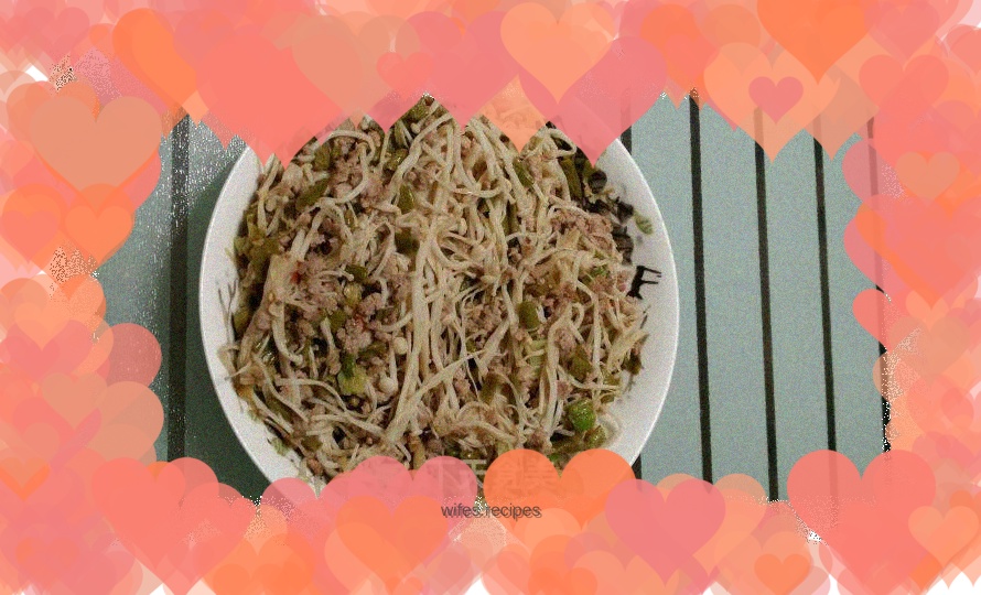 Crispy Cowpea and Day Needles Minced Pork