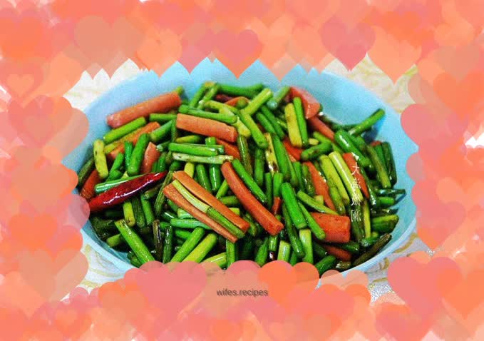 Fried ham sausage with garlic sprouts