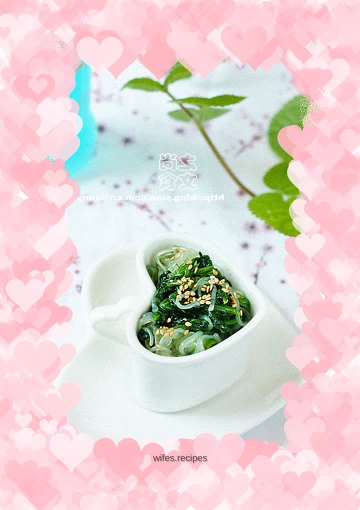 Spinach vermicelli with mustard oil