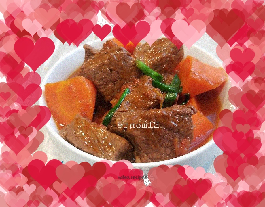 Beef stew with carrots and tea sauce