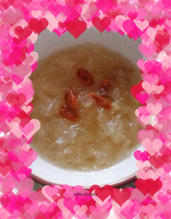 Tremella and Wolfberry Soup