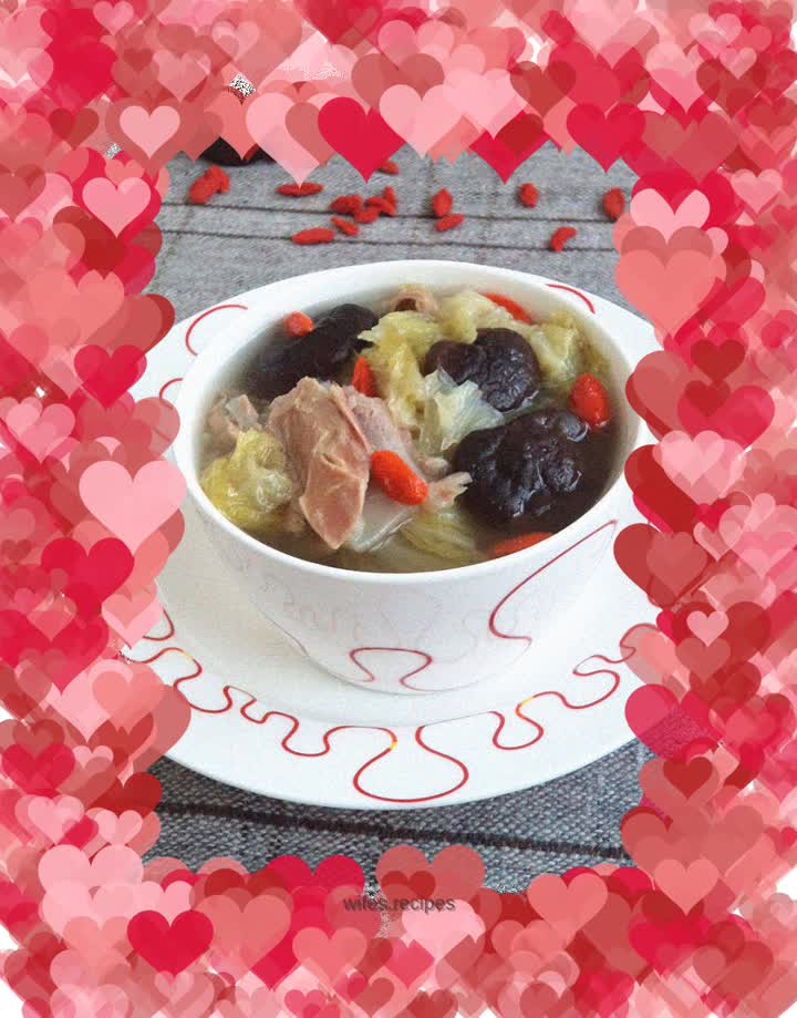 Mushroom, cabbage and duck bone soup