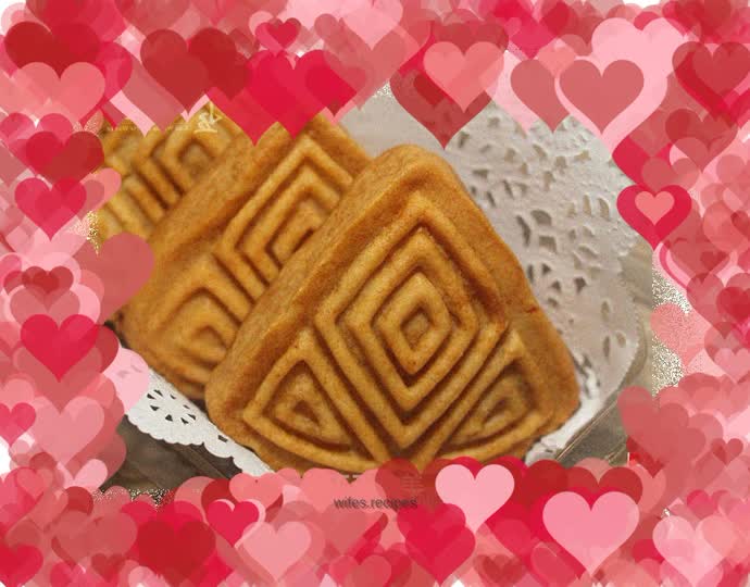 Cantonese style lotus seed mooncake