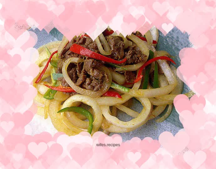 Stir-fried beef with curry and onions