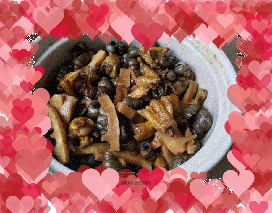 Steamed snail and duck feet
