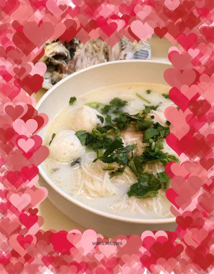 Crucian carp noodle soup