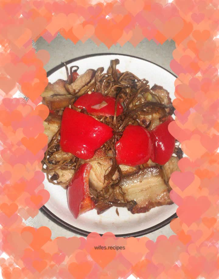 Stir-fried bacon with tea tree mushrooms