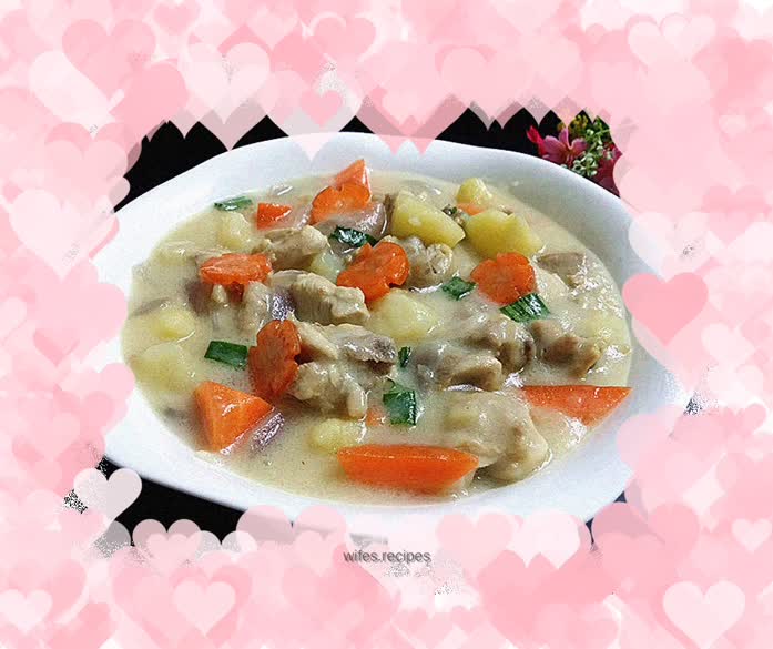 Stewed Chicken Legs with Colorful Vegetables and Milk