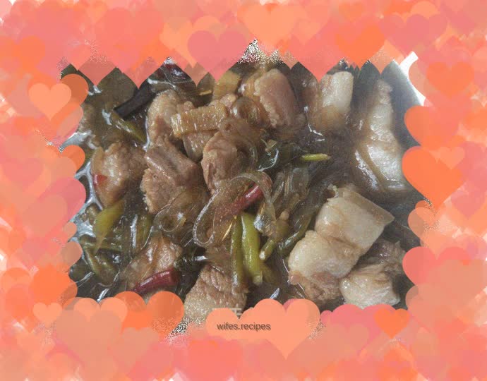 Stewed Vermicelli with Sauerkraut and Pork Belly