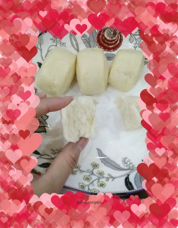 Milky steamed buns