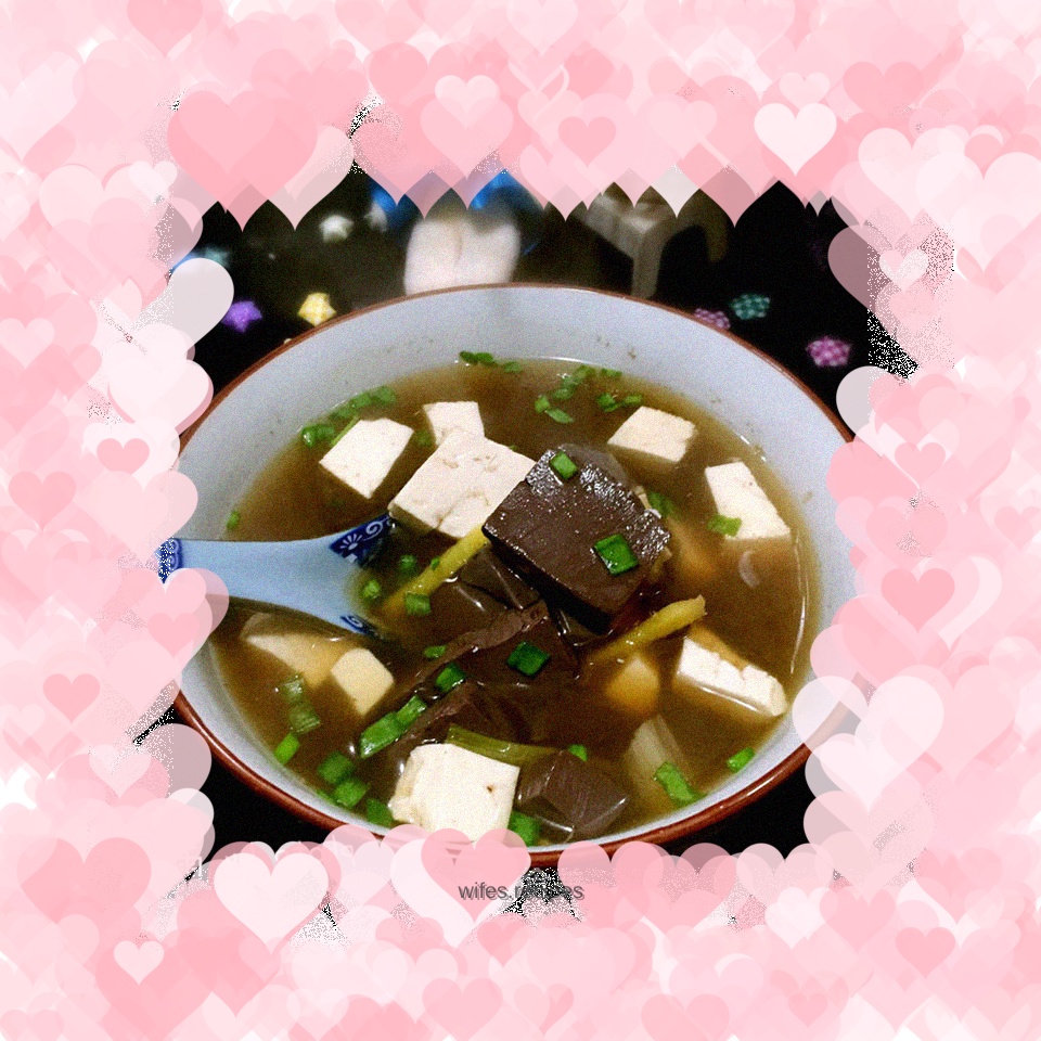 Tofu and beef blood soup