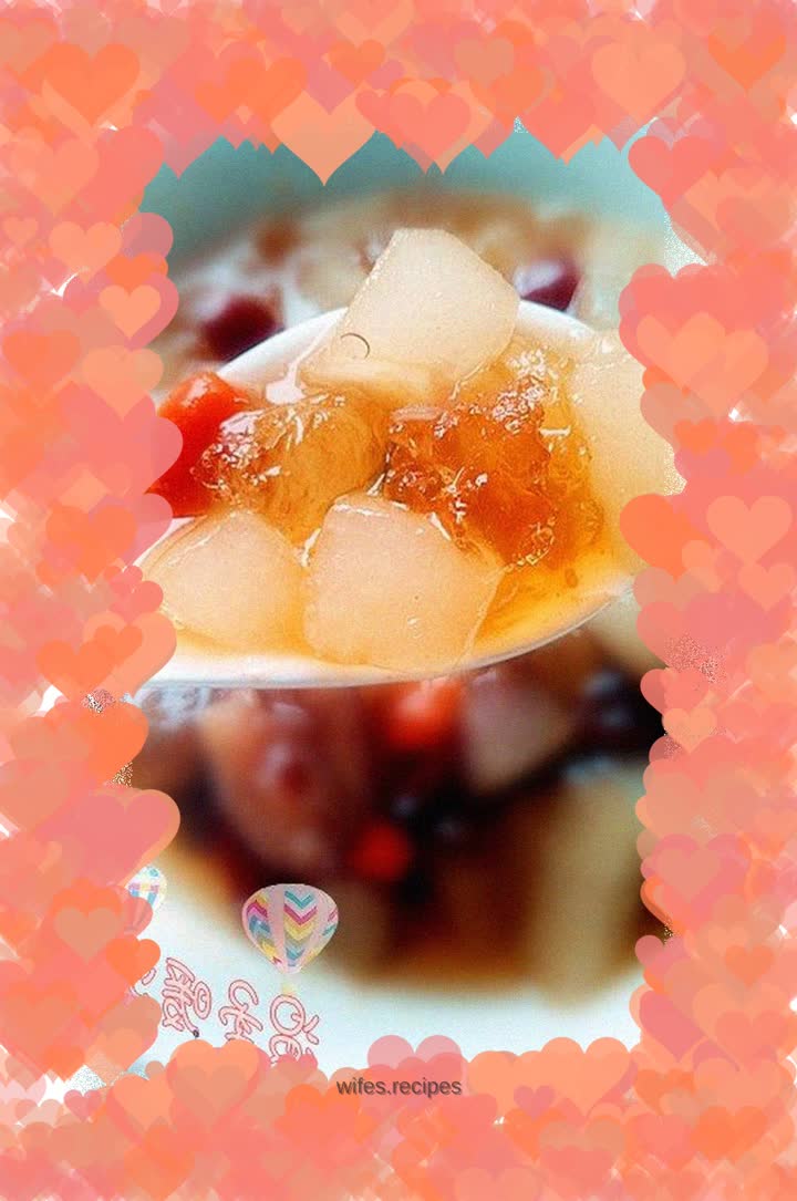 Peach gum and snow pear soup