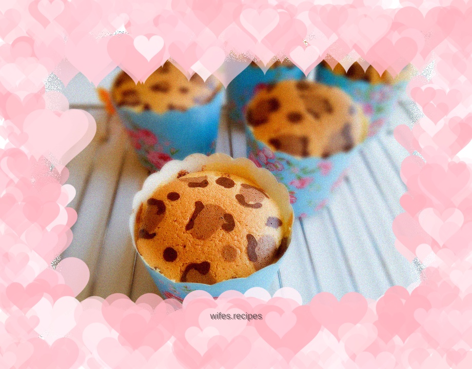 Leopard Print Cupcakes