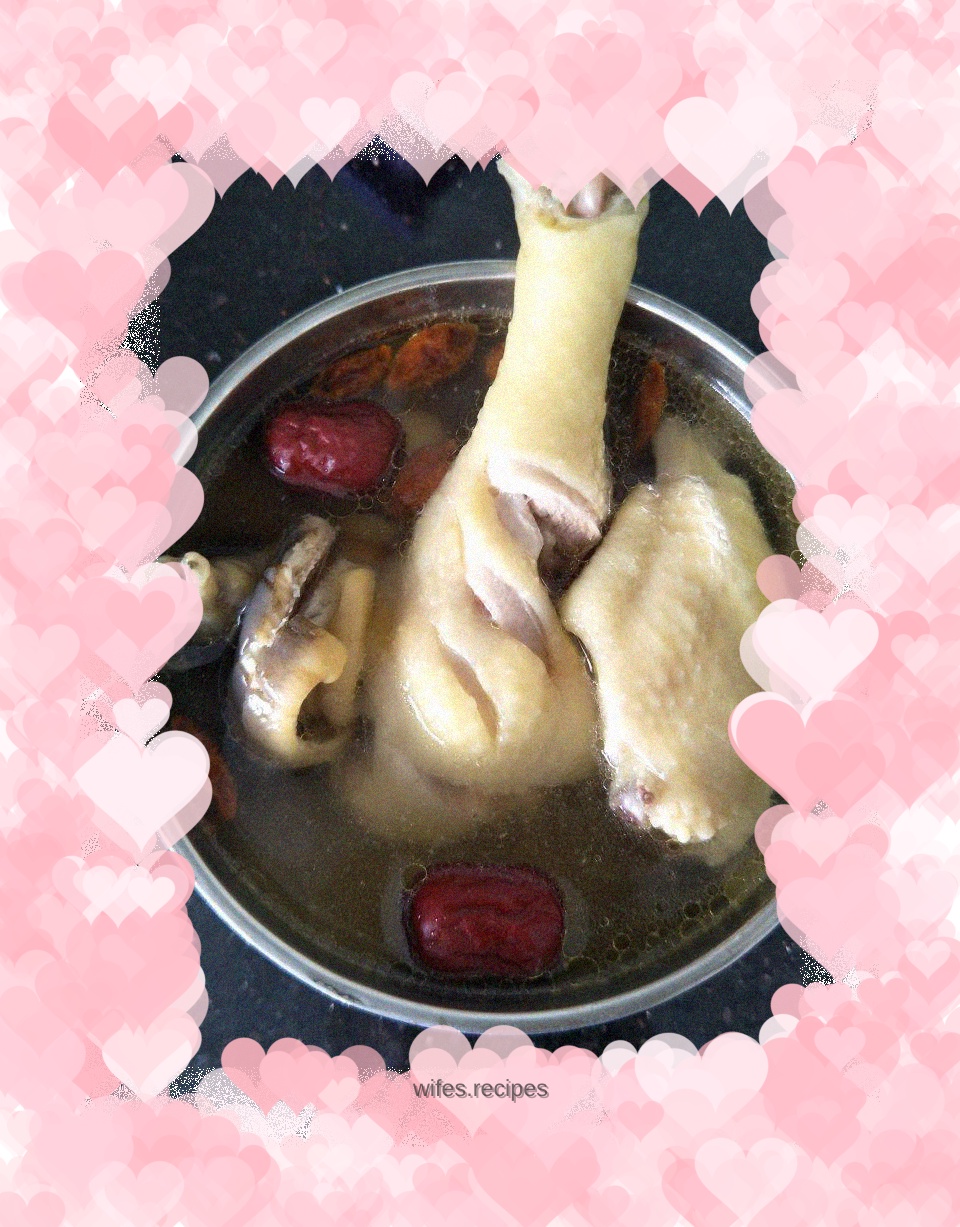 Eel and local chicken soup