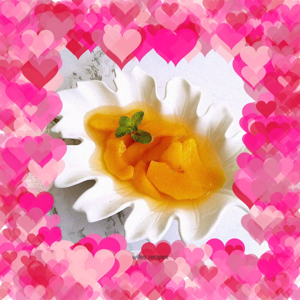 Steamed yellow peach without water