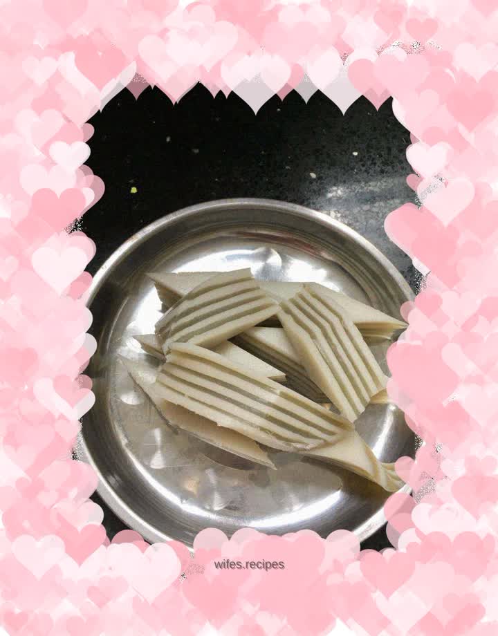 Coconut matcha water chestnut cake