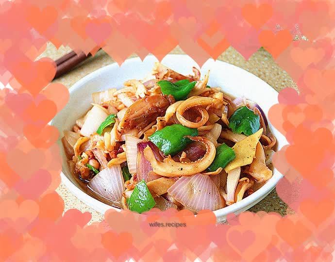 Green pepper, onion and squid tentacles