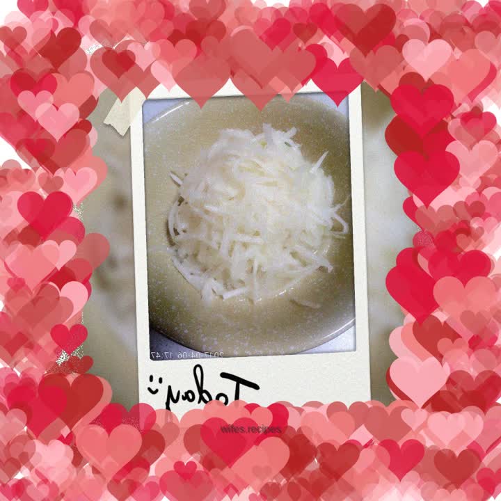 Sour shredded radish