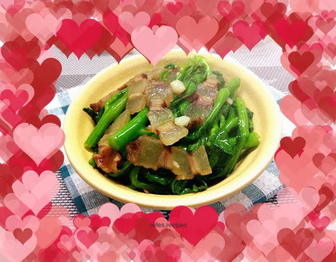 Stir-fried Mustard Hearts with Bacon