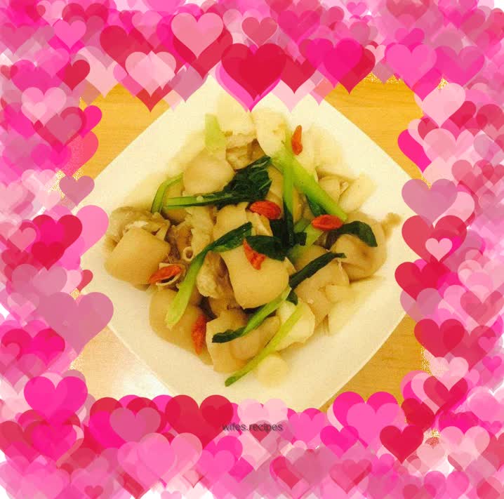 Pork trotters stewed with yam