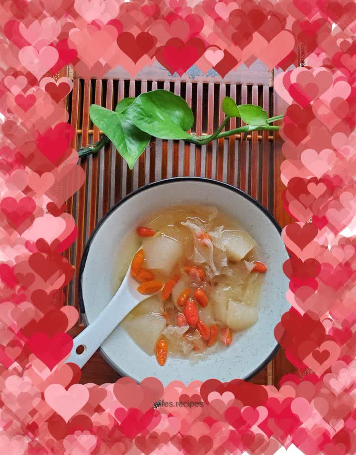 Tremella stewed with pears