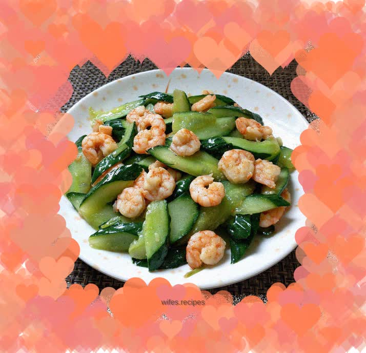 Stir-fried shrimps with cucumber