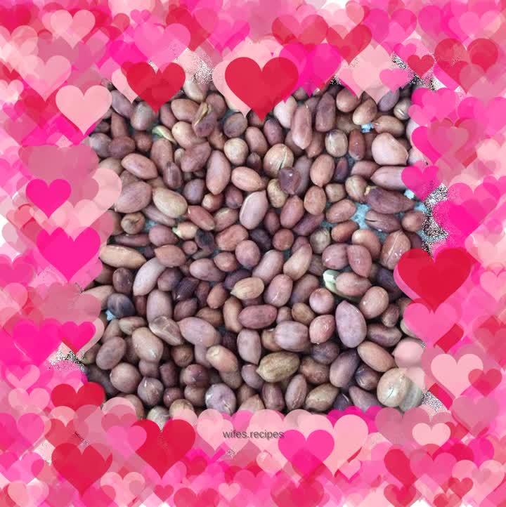 Fried peanuts