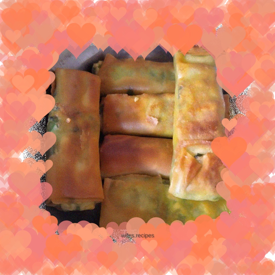 Spring rolls stuffed with chives
