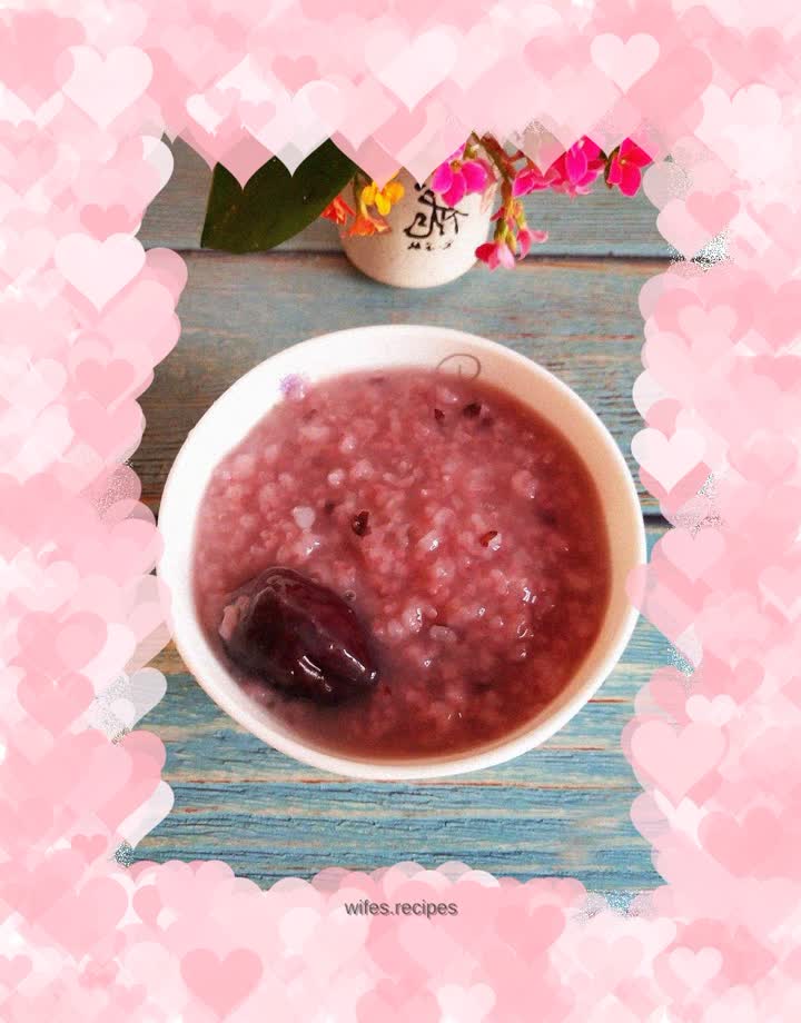 Black rice and red dates porridge