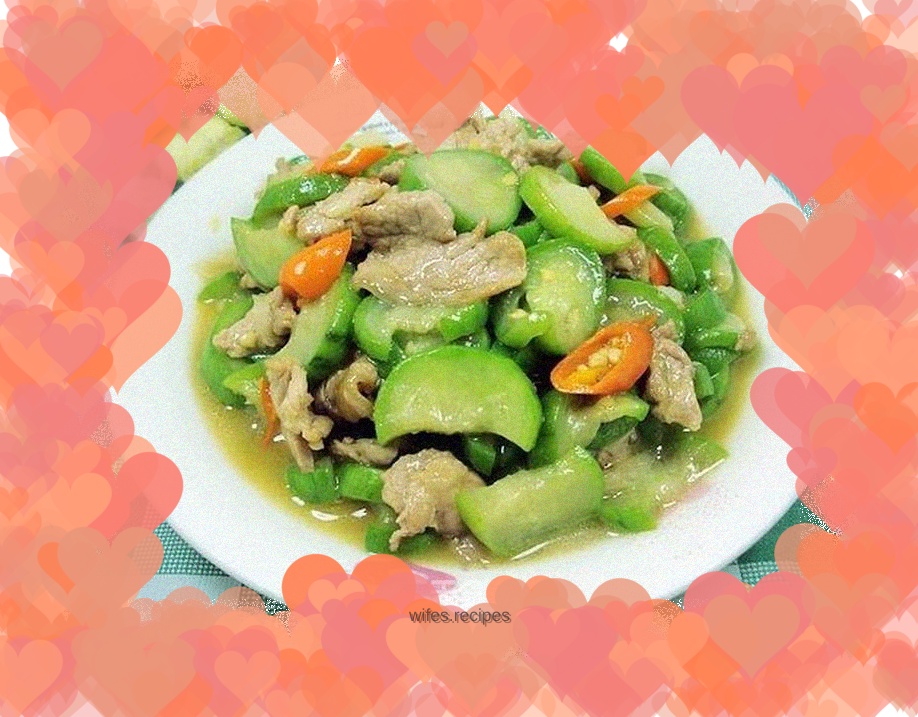 Home-cooked side dishes - stir-fried pork slices with loofah