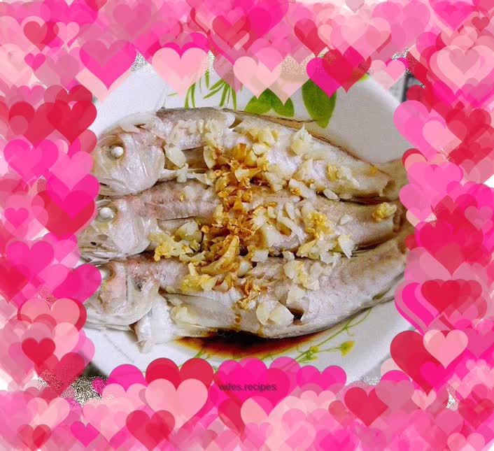 Steamed horsehead fish with gold and silver garlic 🐠