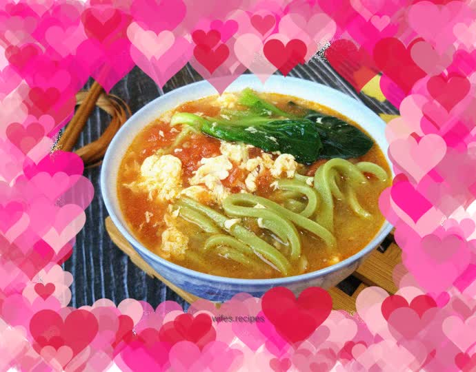 Spinach hand-made noodles