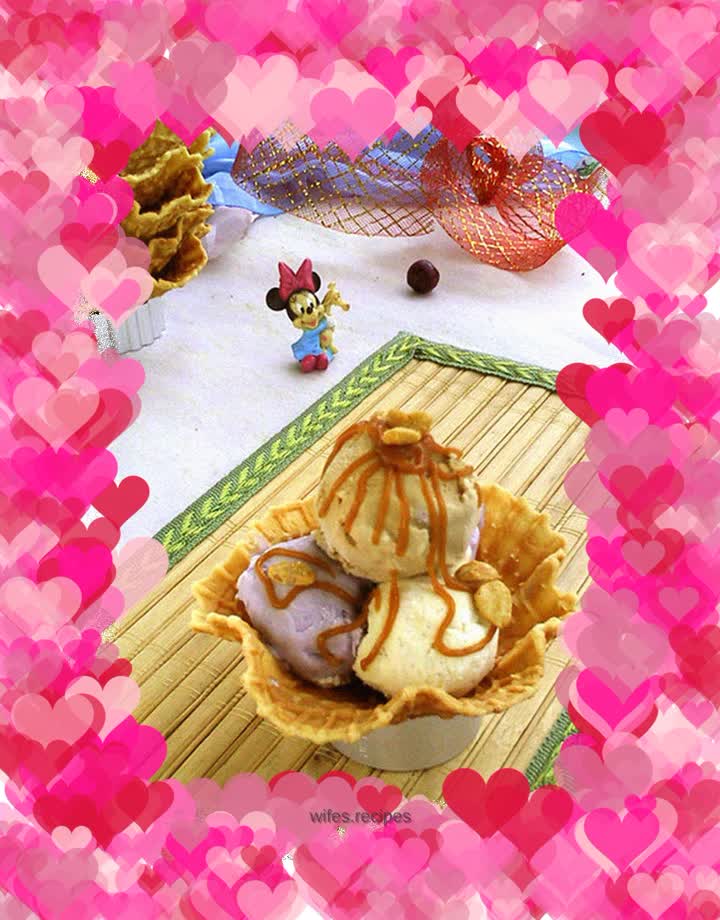 Crispy bowl of three-color ice cream