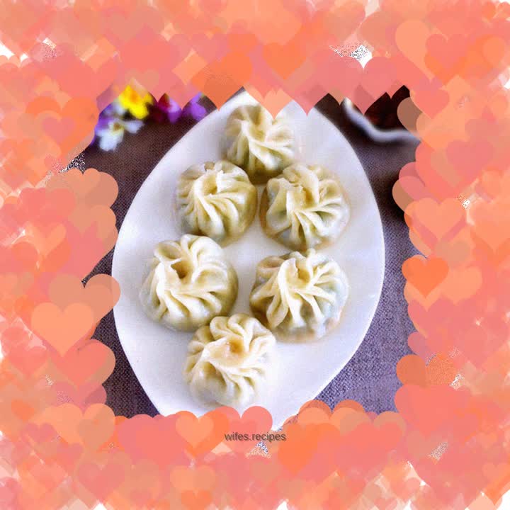 Hot noodle buns with three fresh fillings (squid version)