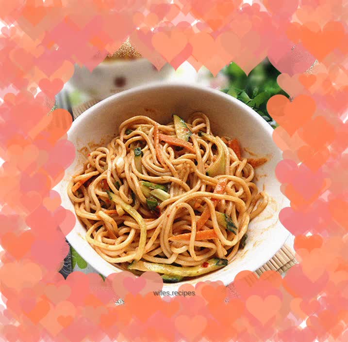 Cold noodles with sesame sauce