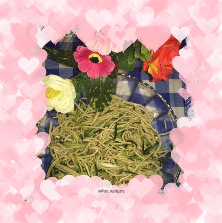 Shredded tofu mixed with cucumber