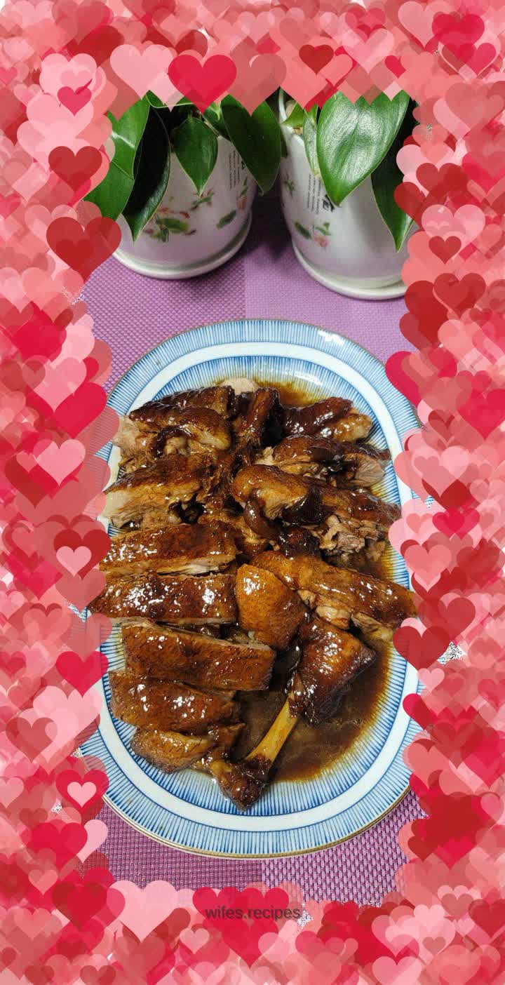 Sauce-flavored goose leg