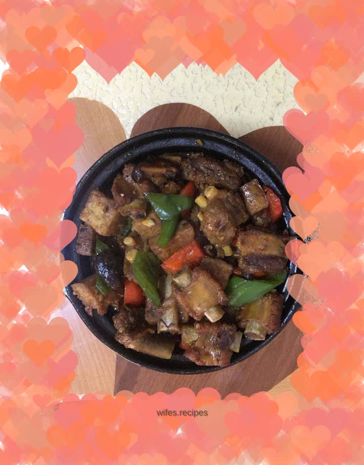 Braised pork ribs in sauce