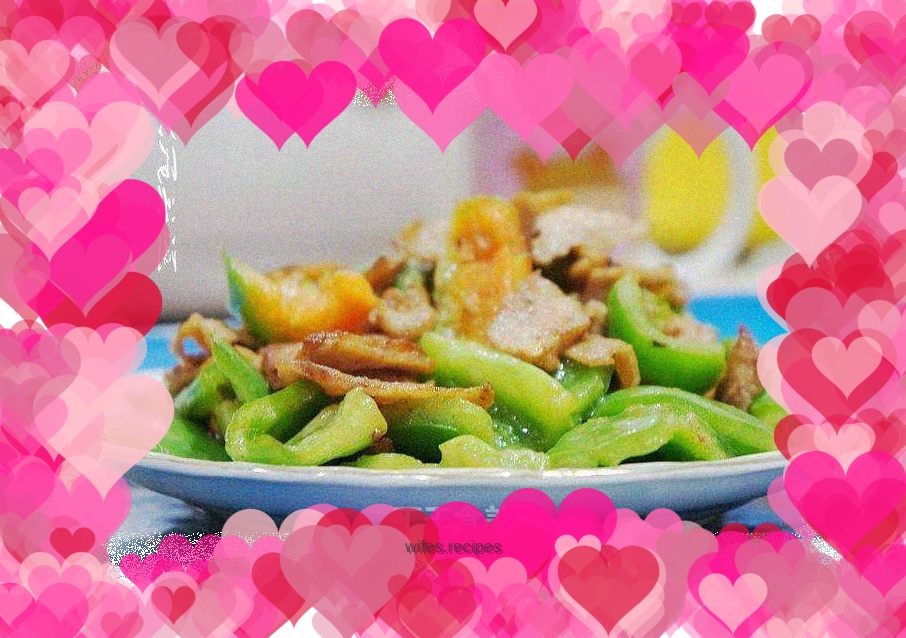 Fried pork with green pepper