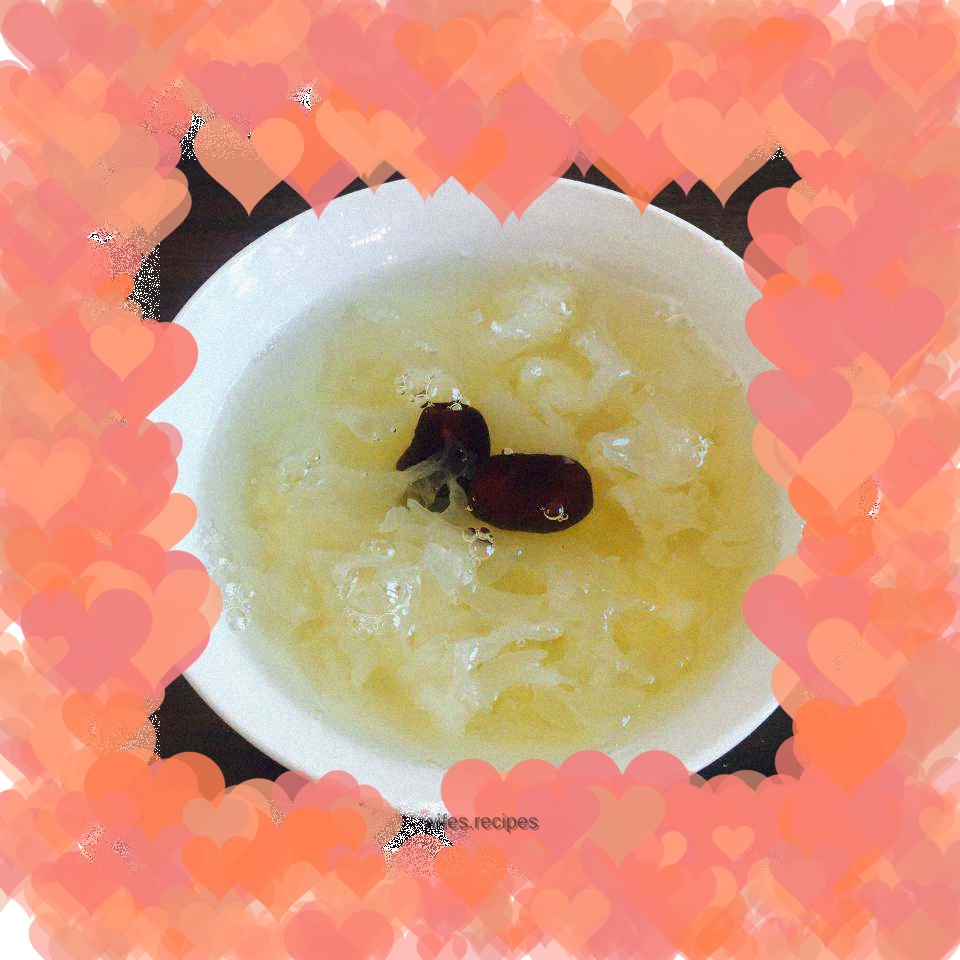 Red dates and white fungus soup