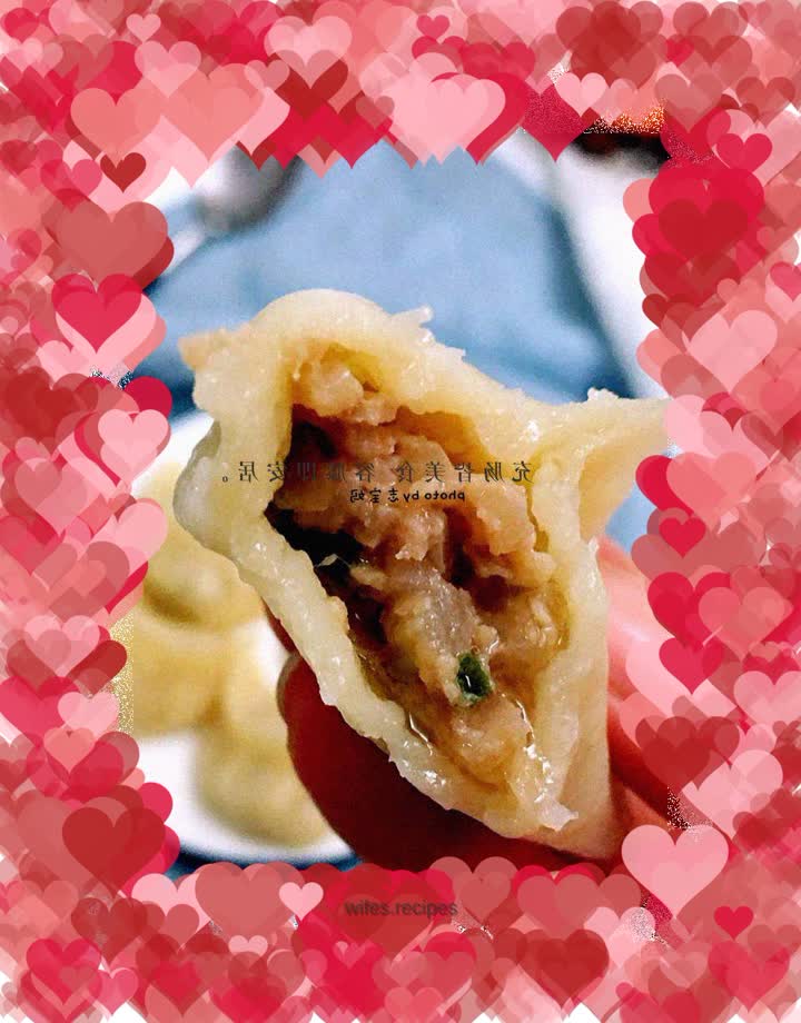 Steamed dumplings with white radish and pork stuffing