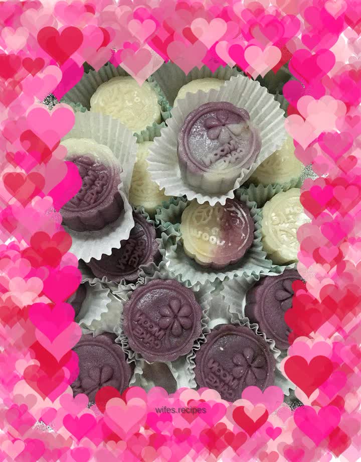 Purple Sweet Potato Snowskin Mooncake and Lotus Seed Snowskin Mooncake