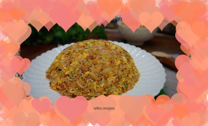 Fried rice with pickled cabbage, mushrooms and eggs