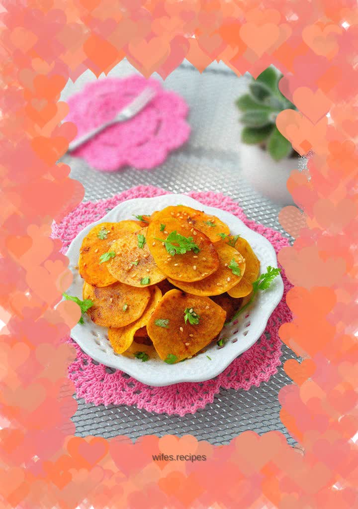 Healthy and delicious baked potato chips